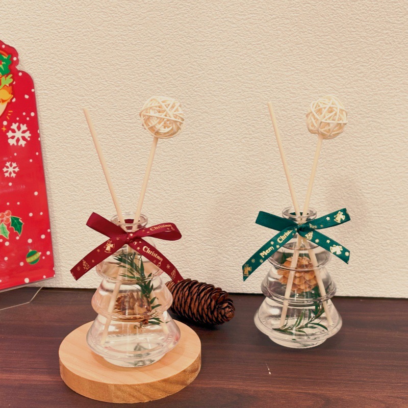 Home Fragrance Reed Diffuser - 100 ml Weihnachtsbaum-Diffusoröle mit flammenlosem Schilfrohr,